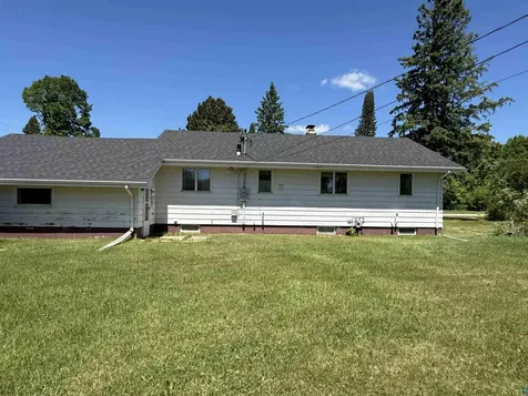 607 3rd Street NE Chisholm MN 55719