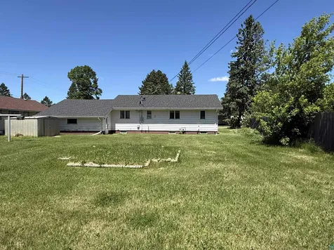 607 3rd Street NE Chisholm MN 55719
