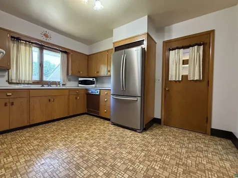 607 3rd Street NE Chisholm MN 55719