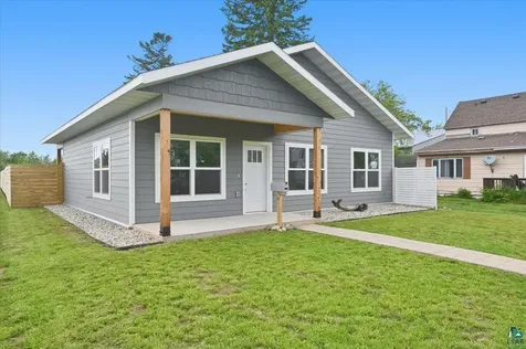 2213 Oakes Avenue Superior WI 54880