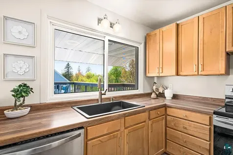 225 N 26th Avenue E Duluth MN 55812