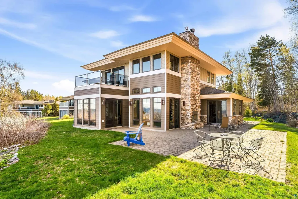 1759 Silver Cliff Lane Two Harbors MN 55616