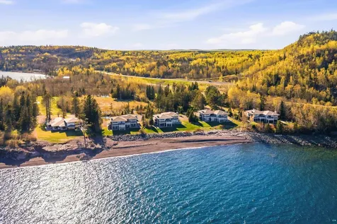 1759 Silver Cliff Lane Two Harbors MN 55616