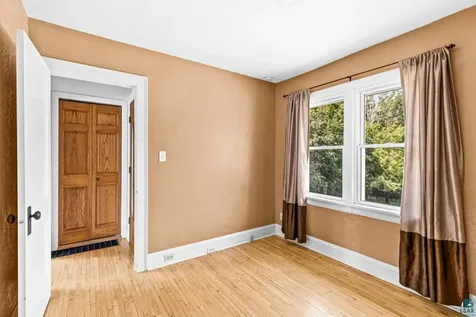 809 N Robin Avenue Duluth MN 55811