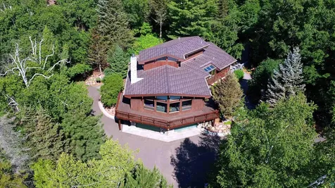 207 9th Avenue W Grand Marais MN 55604