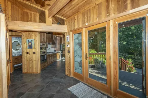 207 9th Avenue W Grand Marais MN 55604