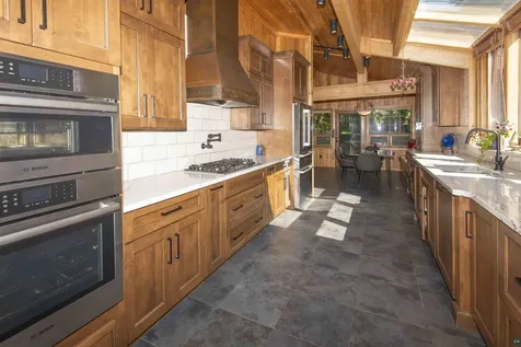 207 9th Avenue W Grand Marais MN 55604