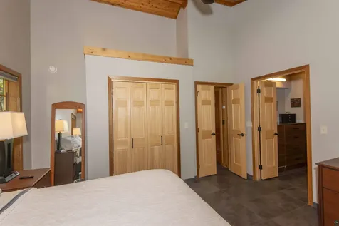 207 9th Avenue W Grand Marais MN 55604