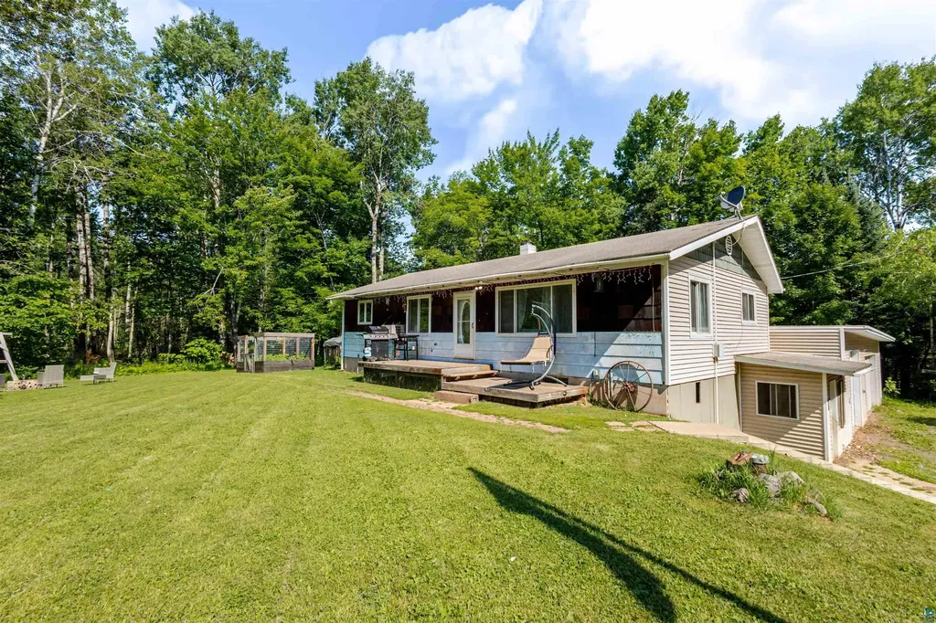 5539 S Darrow Road Superior WI 54880