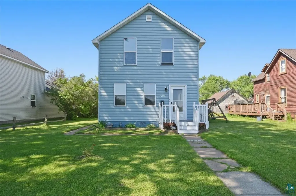 2114 E 6th Street Superior WI 54880