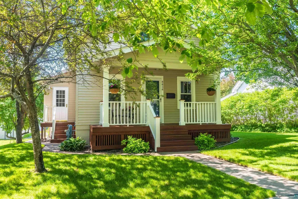 4414 Cambridge Street Duluth MN 55804