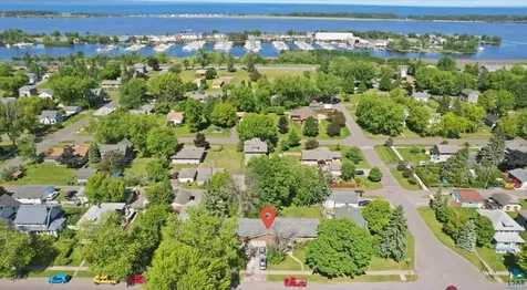 1421 E 5th Street Superior WI 54880