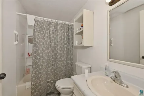 1421 E 5th Street Superior WI 54880