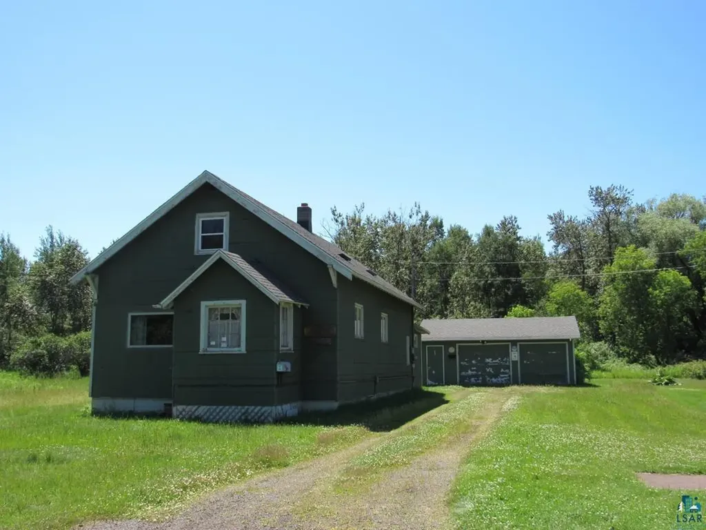 3932 E 8th Street Superior WI 54880
