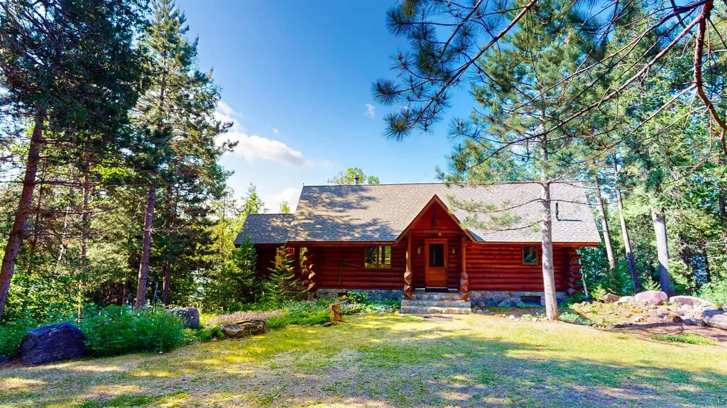 16 Carlson Road Grand Marais MN 55604