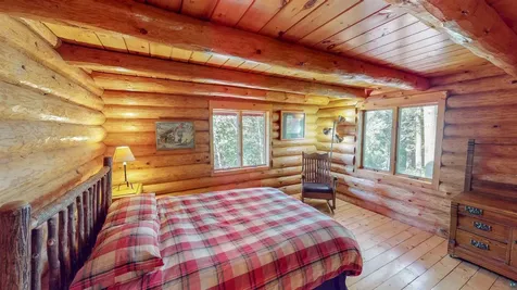 16 Carlson Road Grand Marais MN 55604