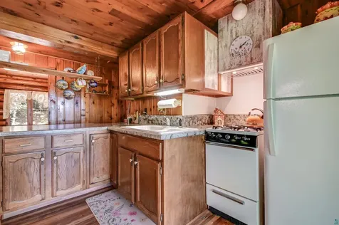 65720 E Pinecrest Road Iron River WI 54847-6572