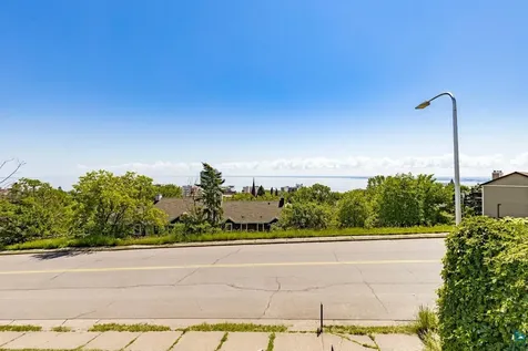 217 E 7th Street Duluth MN 55805
