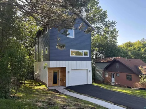 1432 N 8th Avenue E Duluth MN 55805