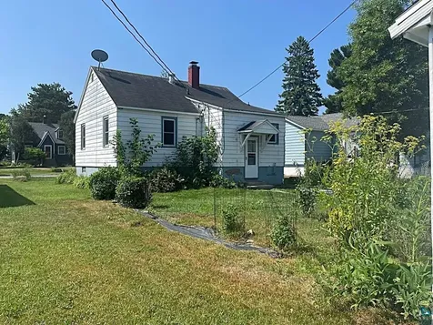 121 E Pattison Street Ely MN 55731-0000