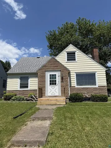 2713 W 7th Street Duluth MN 55806