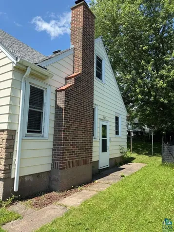 2713 W 7th Street Duluth MN 55806