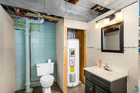 2417 Plymouth Avenue Duluth MN 55811