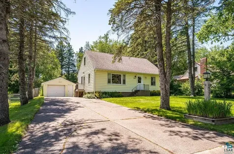 2417 Plymouth Avenue Duluth MN 55811