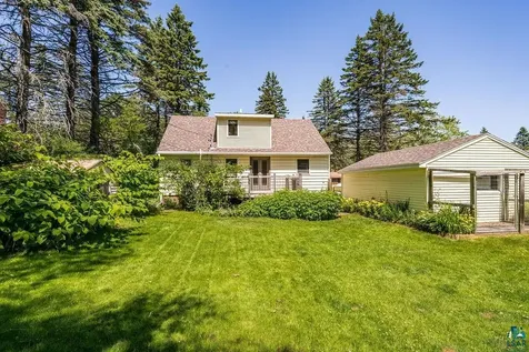 2417 Plymouth Avenue Duluth MN 55811