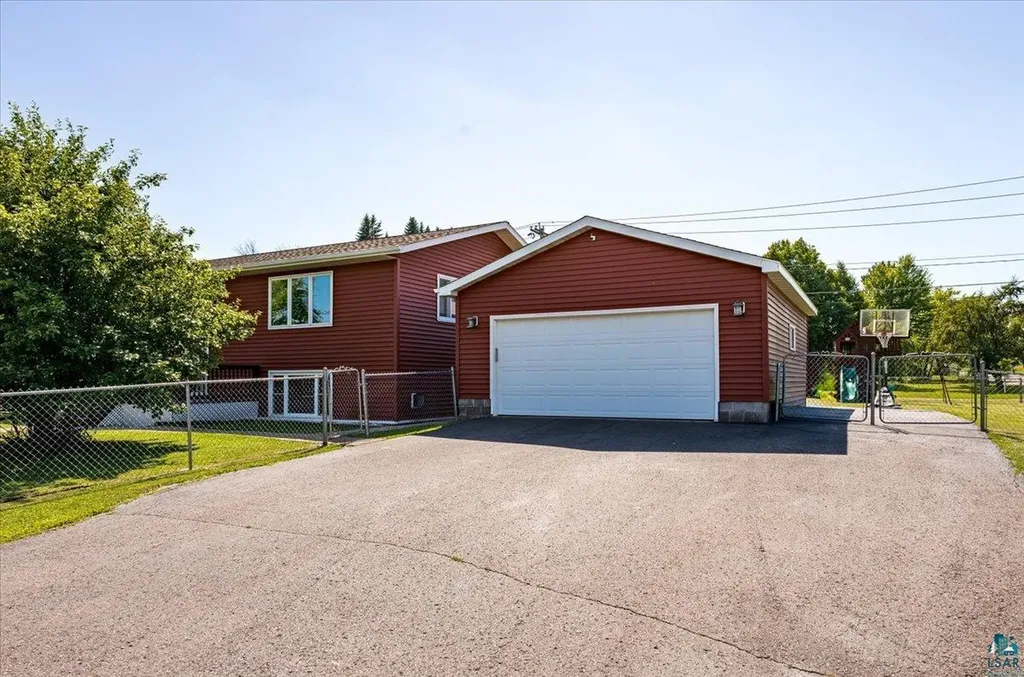 1425 98th Avenue W Duluth MN 55808