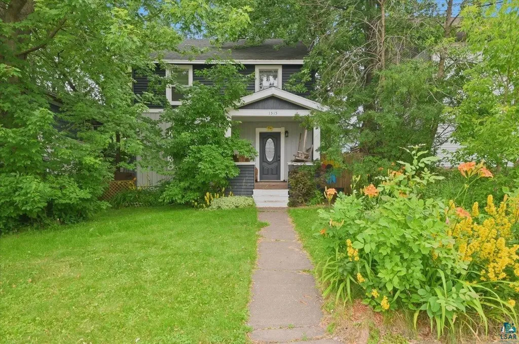 1515 N 9th Avenue E Duluth MN 55805