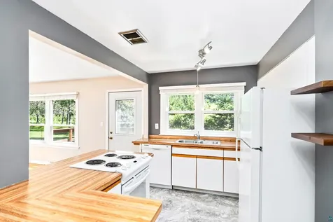 902 Madison Avenue Duluth MN 55811