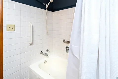 902 Madison Avenue Duluth MN 55811