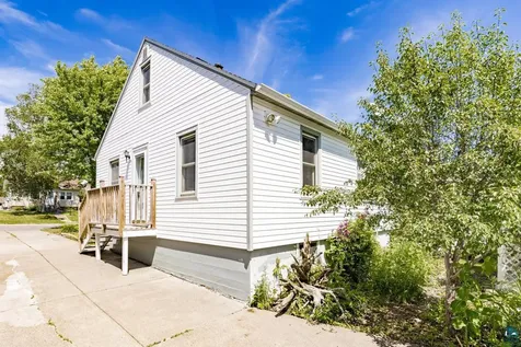 4710 Tioga Street Duluth MN 55804