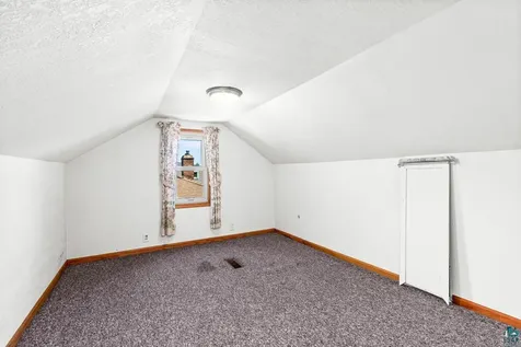 4710 Tioga Street Duluth MN 55804