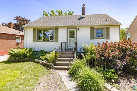 4710 Tioga Street Duluth MN 55804