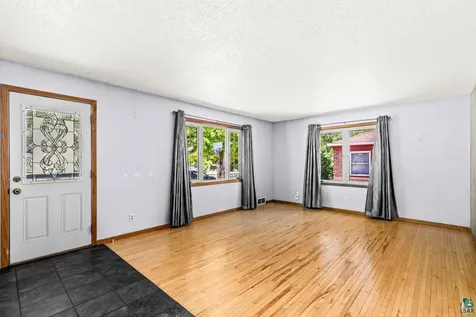 4710 Tioga Street Duluth MN 55804