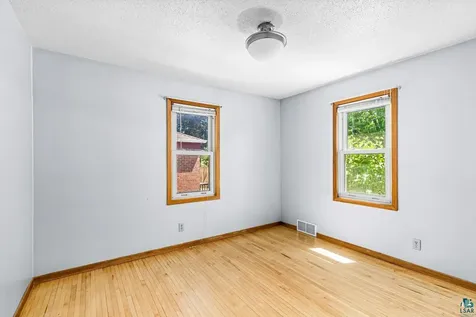 4710 Tioga Street Duluth MN 55804