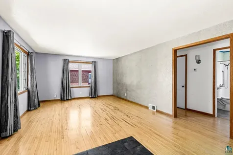 4710 Tioga Street Duluth MN 55804