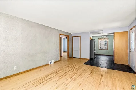 4710 Tioga Street Duluth MN 55804