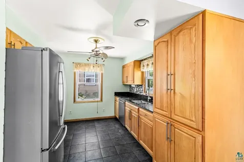 4710 Tioga Street Duluth MN 55804