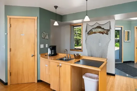 6452 Highway 61 Silver Bay MN 55614