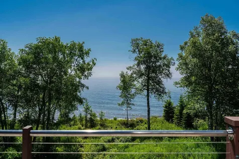 6452 Highway 61 Silver Bay MN 55614
