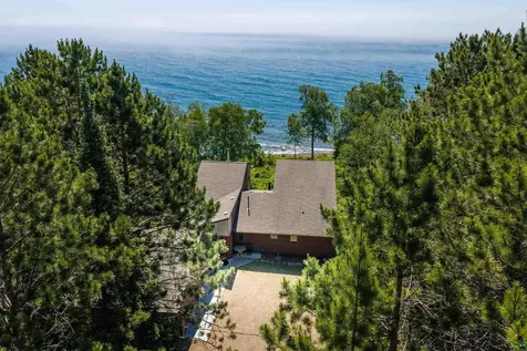 6452 Highway 61 Silver Bay MN 55614