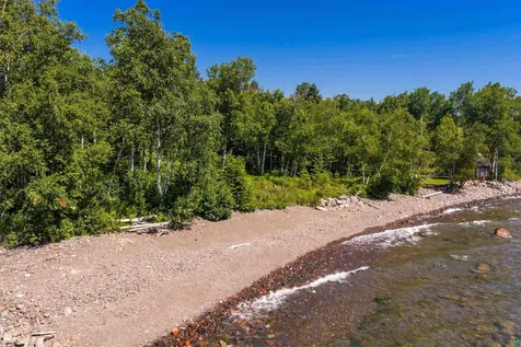 6452 Highway 61 Silver Bay MN 55614