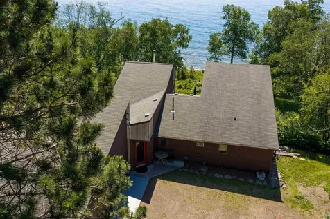 6452 Highway 61 Silver Bay MN 55614