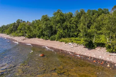 6452 Highway 61 Silver Bay MN 55614