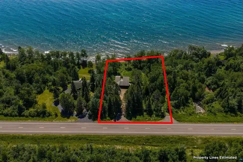 6452 Highway 61 Silver Bay MN 55614