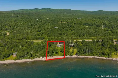 6452 Highway 61 Silver Bay MN 55614