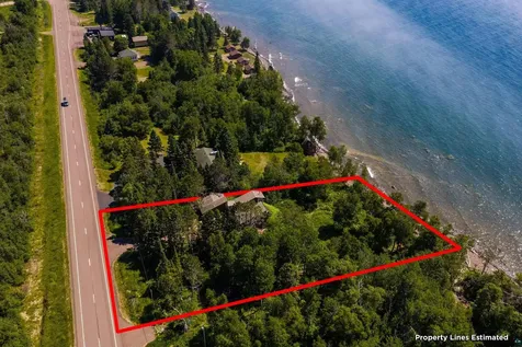 6452 Highway 61 Silver Bay MN 55614